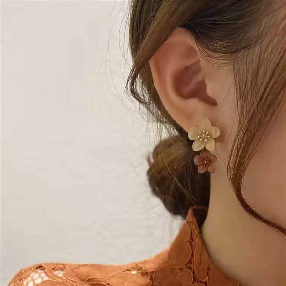 Wholesale Women's Spray Paint Flower Alloy Earrings