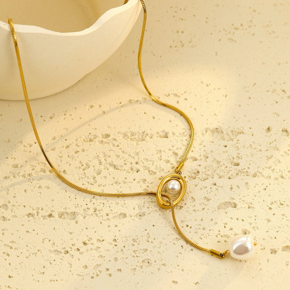 Wholesale Women's Stainless Steel And 18K Fashion Retro Necklace With Electroplating Treatment