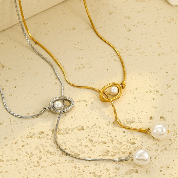 Wholesale Women's Stainless Steel And 18K Fashion Retro Necklace With Electroplating Treatment