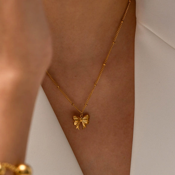 Wholesale Women's Stainless Steel And Titanium Steel Bow Clavicle Necklace With Electroplating