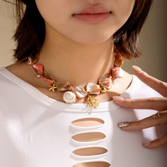 Wholesale Women's Stainless Steel And Titanium Steel Electroplated Necklace With Shell Coral Marine Design
