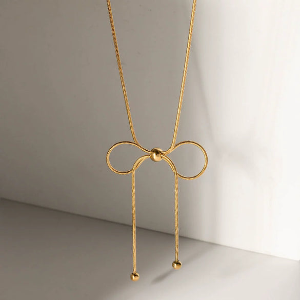 Wholesale Women's Stainless Steel And Titanium Steel Geometric Butterfly Design Electroplated Clavicle Chain Accessories