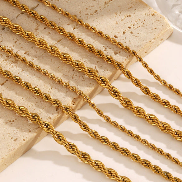 Wholesale Women's Stainless Steel And Titanium Steel Geometric Twist Necklace With Electroplating