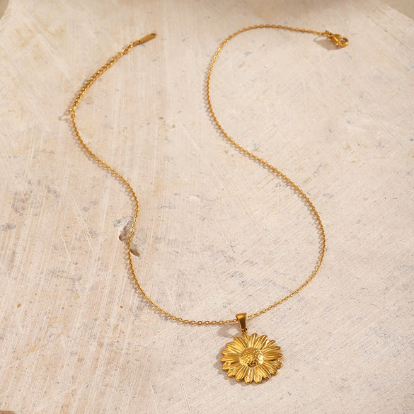 Wholesale Women's Stainless Steel And Titanium Steel Hiphop Sunflower Geometric Pattern Electroplated Clavicle Necklace
