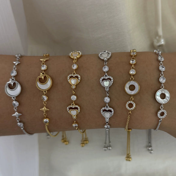 Wholesale Women's Stainless Steel Bracelet With Love Star Moon Design And Heart Shape Simple Style Electroplated