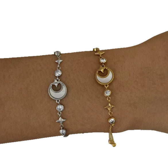 Wholesale Women's Stainless Steel Bracelet With Love Star Moon Design And Heart Shape Simple Style Electroplated