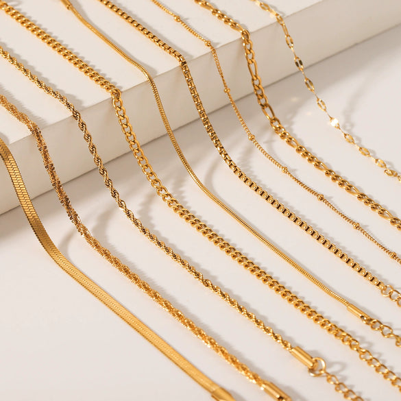 Wholesale Women's Stainless Steel Bracelet With Twist Chain Blade Chain Figaro Chain Snake Bone Chain In Geometric Design With 18K Gold Electroplating That Doesn't Fade