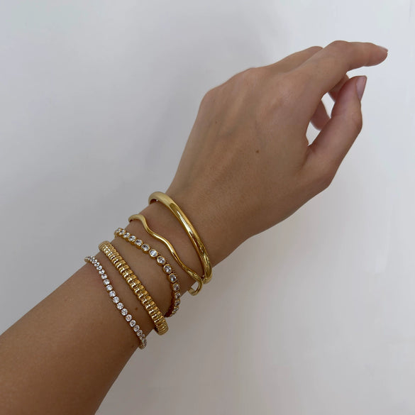 Wholesale Women's Stainless Steel Bracelets Light Luxury Style Geometric Electroplated
