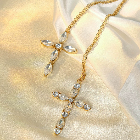 Wholesale Women's Stainless Steel Cross Pendant Necklace With Medieval Style And Electroplating