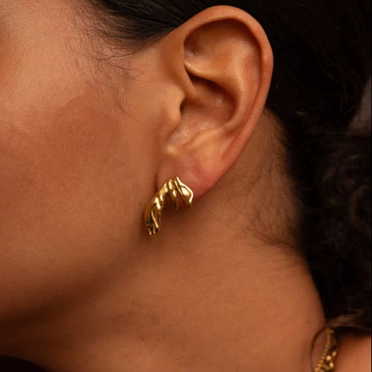 Wholesale Women's Stainless Steel Earrings With Geometric Design And Electroplating