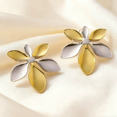 Wholesale Women's Stainless Steel Electroplated Floral Stud Earrings Light Luxury Style