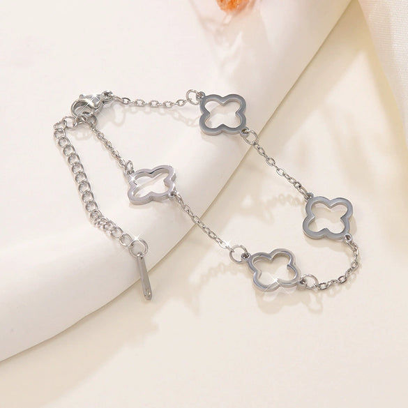 Wholesale Women's Stainless Steel Electroplated Fourleaf Clover And Flower Bracelet With Diamond Encrusted