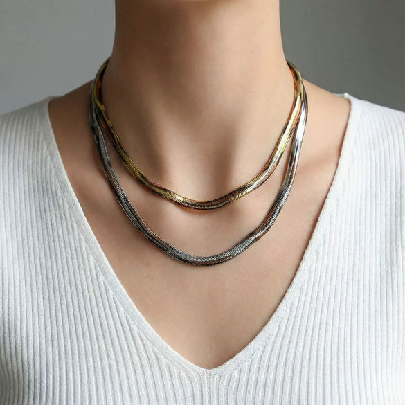 Wholesale Women's Stainless Steel Electroplated Geometric Snake Bone Choker Necklace With Leopard Print