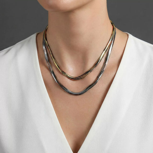 Wholesale Women's Stainless Steel Electroplated Geometric Snake Bone Choker Necklace With Leopard Print