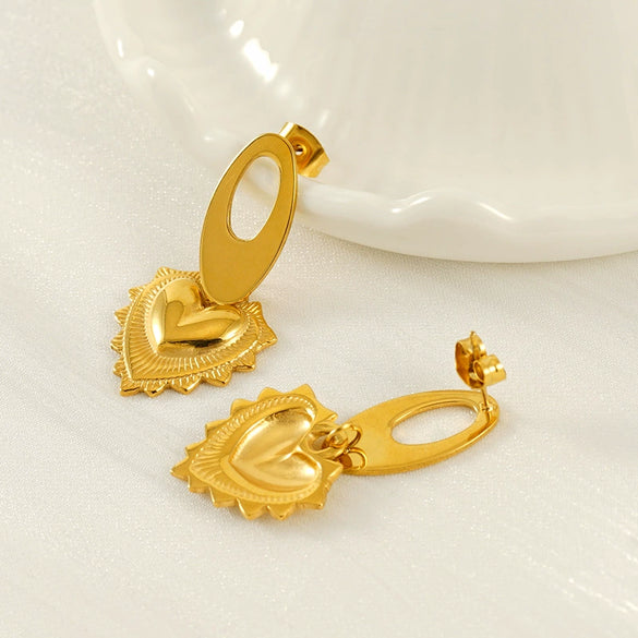 Wholesale Women's Stainless Steel Electroplated Heart Shaped Retro Love Design Earrings