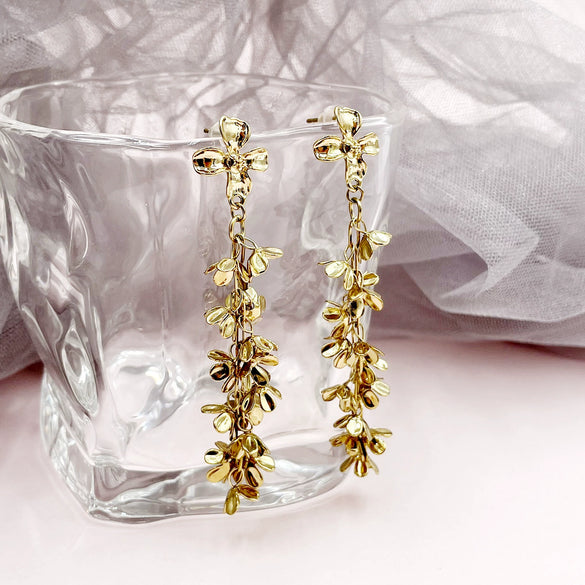 Wholesale Women's Stainless Steel Electroplated Three Dimensional Flower Tassel Earrings