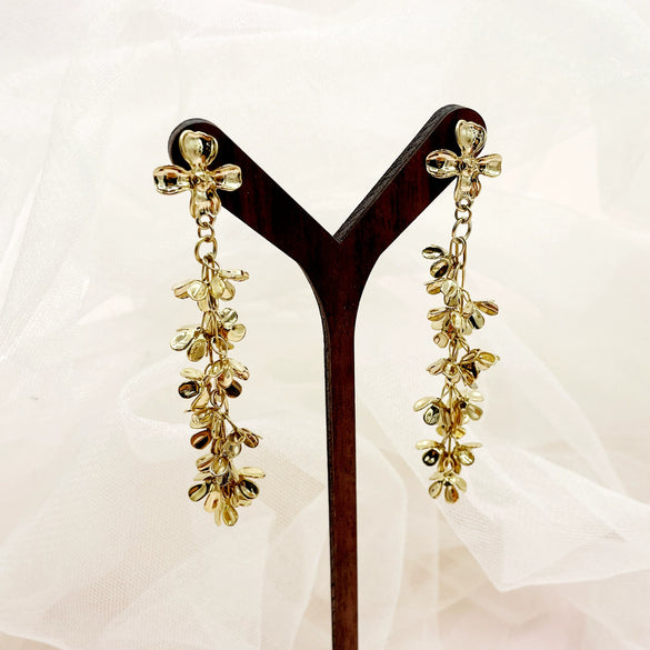 Wholesale Women's Stainless Steel Electroplated Three Dimensional Flower Tassel Earrings