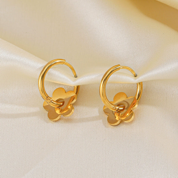 Wholesale Women's Stainless Steel Flower Earrings With 18K Gold Plated Electroplating