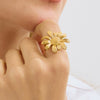 Wholesale Women's Stainless Steel Flower Shaped Daisy Ring With Electroplating
