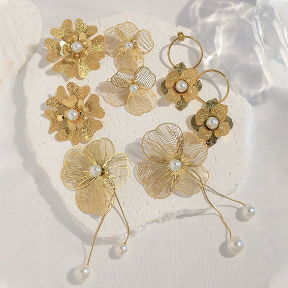 Wholesale Women's Stainless Steel Flower Tassel Pearl Earrings With Electroplating