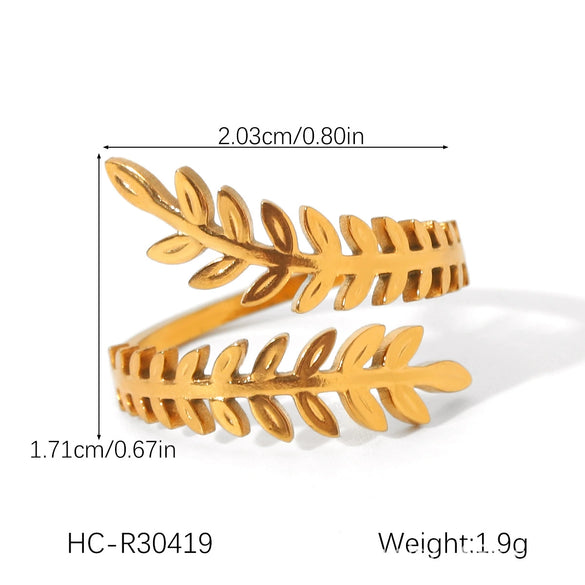 Wholesale Women's Stainless Steel Geometric And Flower Patterned Electroplated Stud Earrings