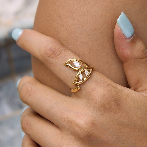 Wholesale Women's Stainless Steel Geometric Animal Style Pvd Furnace Vacuum Real Gold Plated Ring Accessories