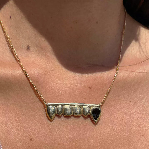 Wholesale Women's Stainless Steel Geometric Devil's Fang Necklace With Electroplating And Real Gold Color Retention