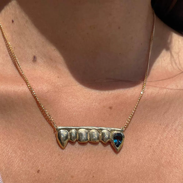Wholesale Women's Stainless Steel Geometric Devil's Fang Necklace With Electroplating And Real Gold Color Retention