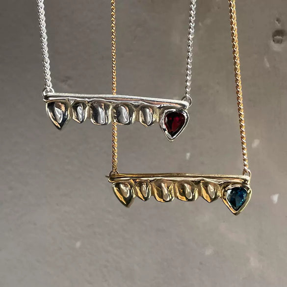 Wholesale Women's Stainless Steel Geometric Devil's Fang Necklace With Electroplating And Real Gold Color Retention