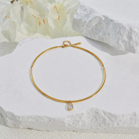 Wholesale Women's Stainless Steel Geometric Diamondencrusted Zircon Pendant Necklace With Electroplating