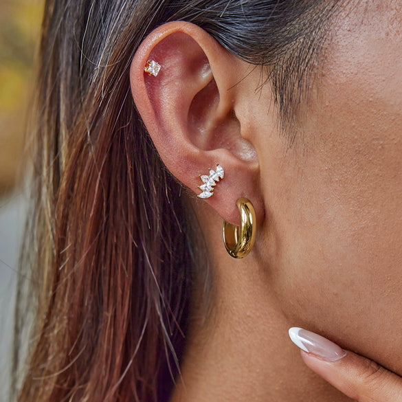 Wholesale Women's Stainless Steel Geometric Earrings With Square White Diamond Electroplated In 18K Gold Quiet And Elegant Classic Style
