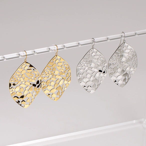 Wholesale Women's Stainless Steel Geometric Flower Hollow Design Earrings