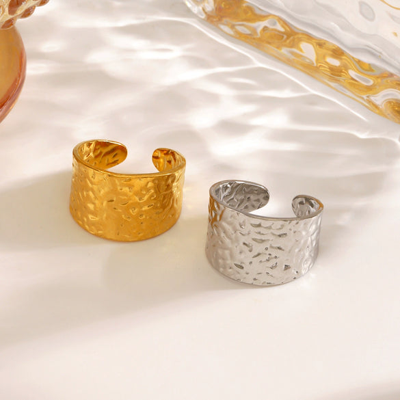 Wholesale Women's Stainless Steel Geometric Hammer Pattern Open Wide Finger Ring With Electroplating
