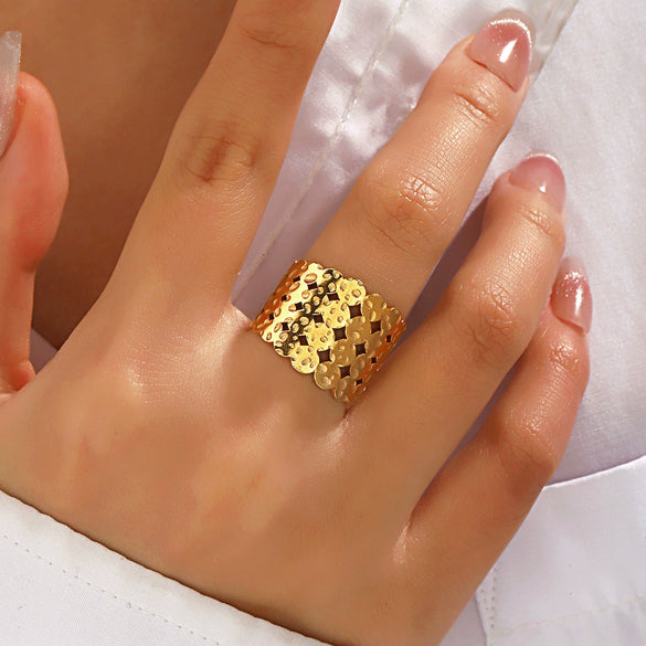 Wholesale Women's Stainless Steel Geometric Hammer Pattern Ring With Electroplating Treatment