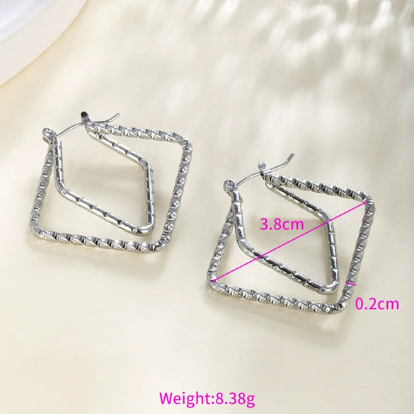 Wholesale Women's Stainless Steel Geometric Heartshaped Hoop Earrings Electroplated