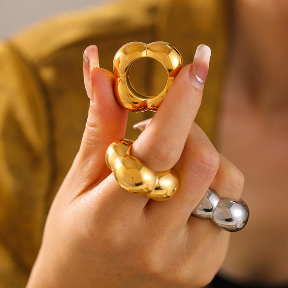 Wholesale Women's 316L Stainless Steel Geometric Hollow Flower Ring With Electroplating