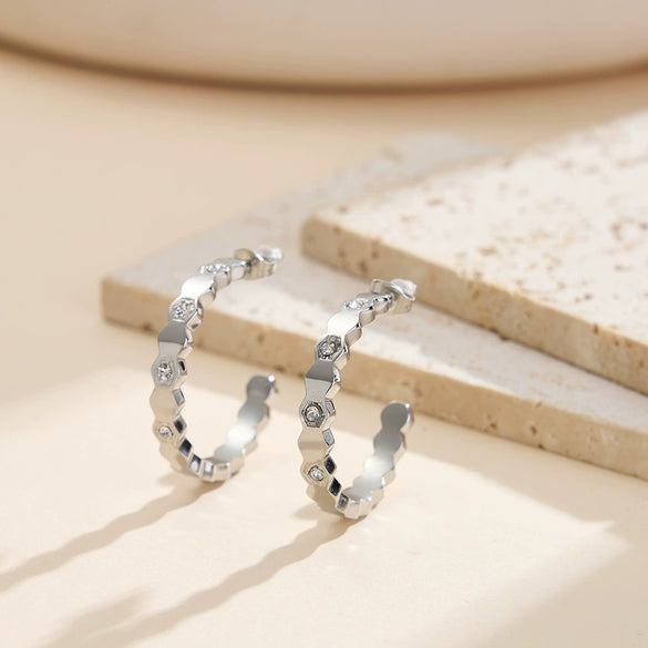Wholesale Women's Stainless Steel Geometric Honeycomb Diamondstudded Earrings With Vacuum Real Gold Plating In Pvd Furnace