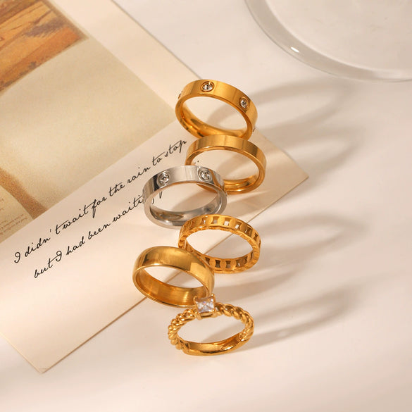 Wholesale Women's Stainless Steel Geometric Light Luxury Simple Ring With Electroplating And Diamondlike Gloss