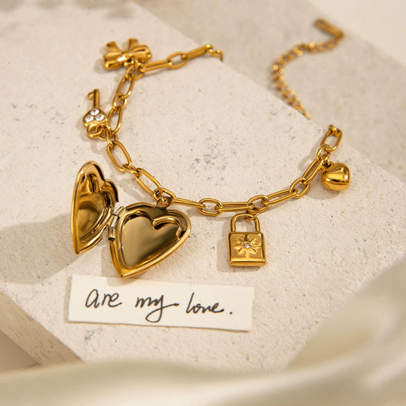 Wholesale Women's Stainless Steel Geometric Love Photo Box Pendant Bracelet With Electroplating Design
