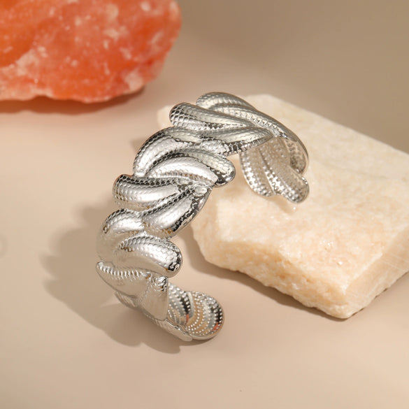 Wholesale Women's Stainless Steel Geometric Open Bracelet With Electroplating Design