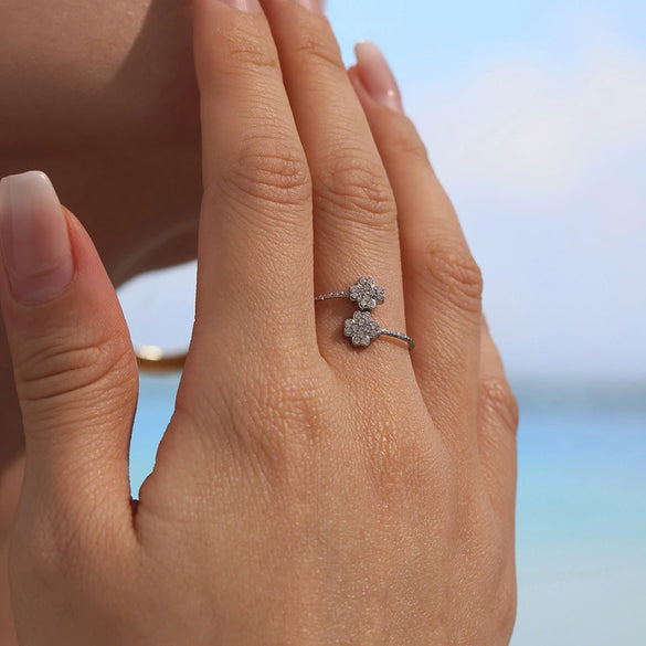 Wholesale Women's Stainless Steel Geometric Pattern Electroplated Microinlaid Zircon Ferris Wheel Fourleaf Flower Opening Finger Ring