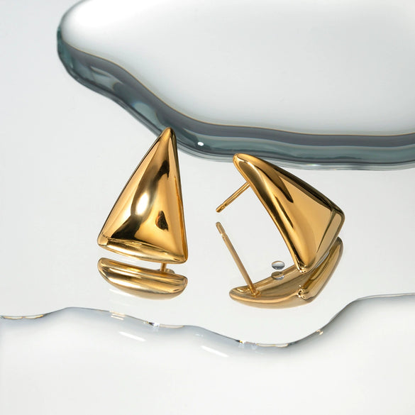 Wholesale Women's Stainless Steel Geometric Triangle Stud Earrings With Electroplating