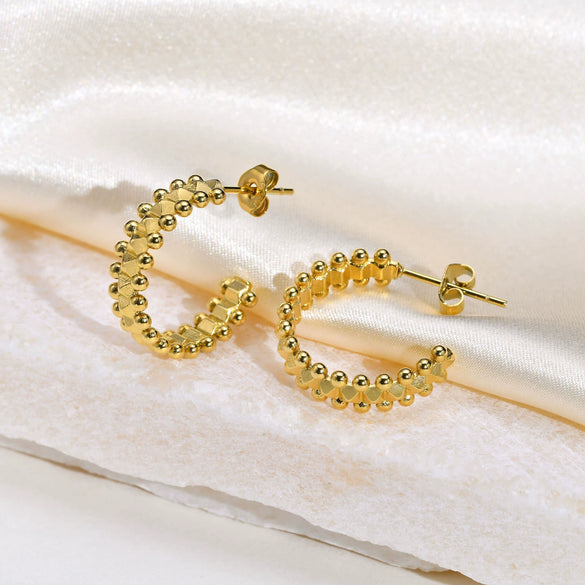 Wholesale Women's Stainless Steel Geometric Twisted Winding C Ring Earrings With Electroplating