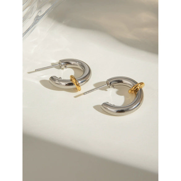 Wholesale Women's Stainless Steel Geometric Twocolor C Ring Earrings With Electroplating