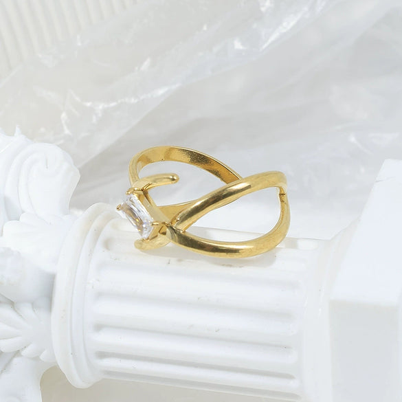 Wholesale Women's Stainless Steel Geometric Zircon Ring Electroplated Gold Antifading