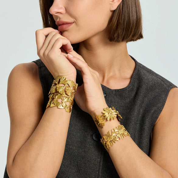 Wholesale Women's Stainless Steel Ginkgo Leaf Open Bracelet Inlaid With Gold