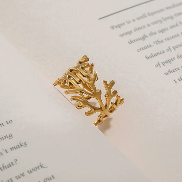 Wholesale Women's Stainless Steel Gold Ring With Geometric Pattern And Electroplating