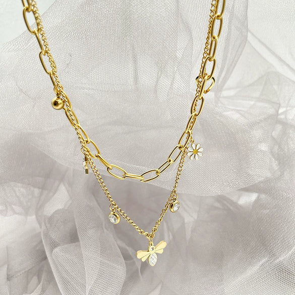Wholesale Women's Stainless Steel Goldplated Fashion Flower Necklace With Electroplating Treatment