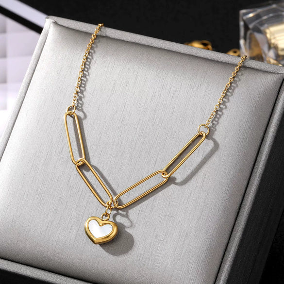 Wholesale Women's Stainless Steel Heart Ochain Necklace With Geometric Pattern And Electroplating Light Luxury Style