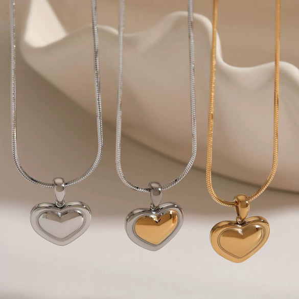 Wholesale Women's Stainless Steel Heart Shape Light Luxury Style Real Gold Plated Love Pendant Necklace